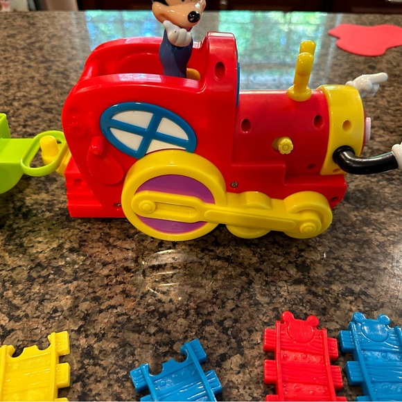 Mickey Mouse Clubhouse Messka Mouska Mickey Mouse Train Express Roadtser Racers - Picture 3 of 5